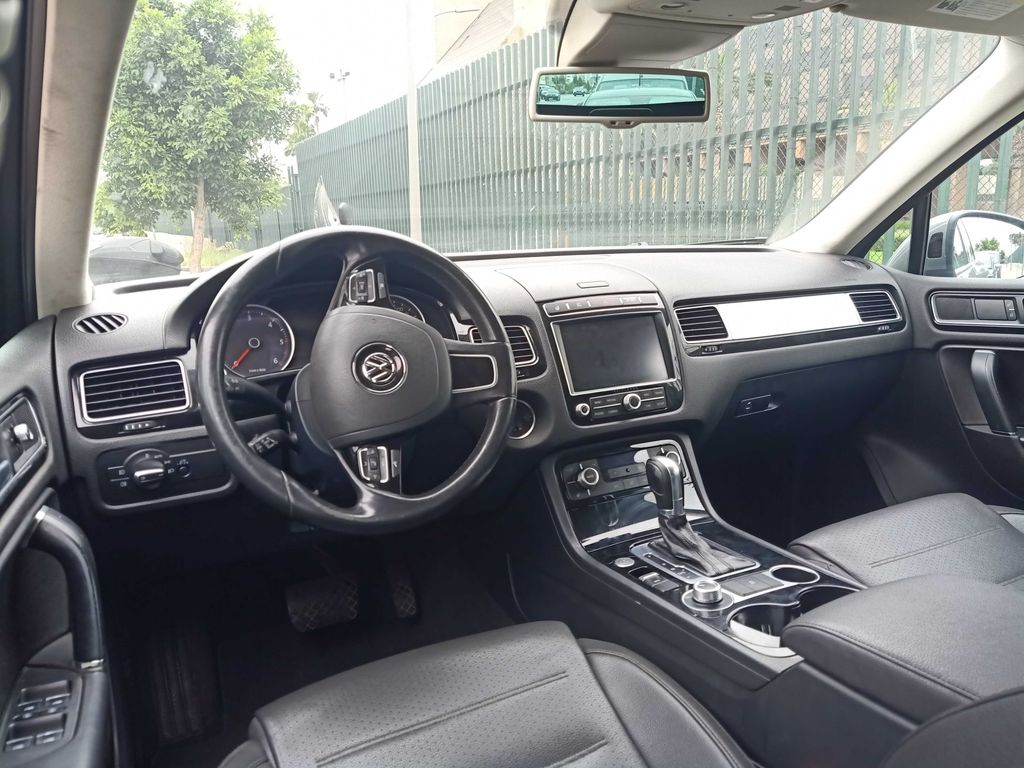 VOLKSWAGEN Touareg 2019