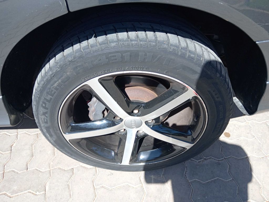 AUDI Q7 2012