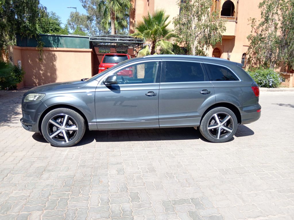 AUDI Q7 2012