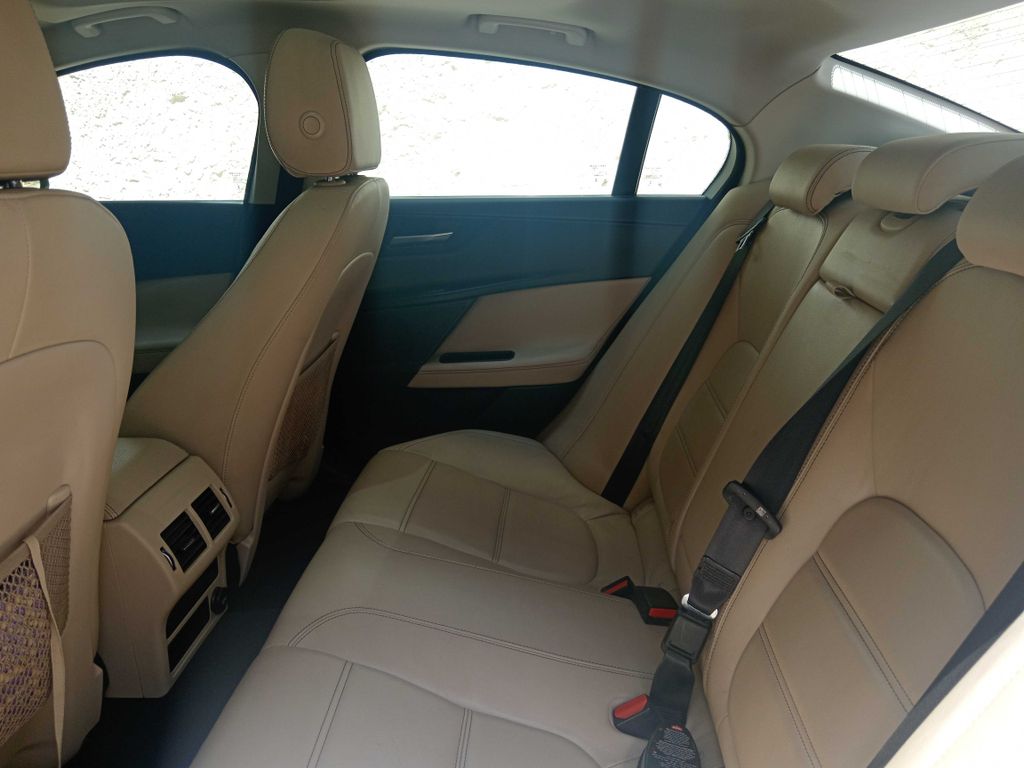 JAGUAR XE 2016