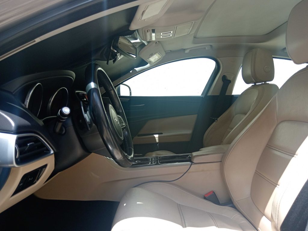 JAGUAR XE 2016