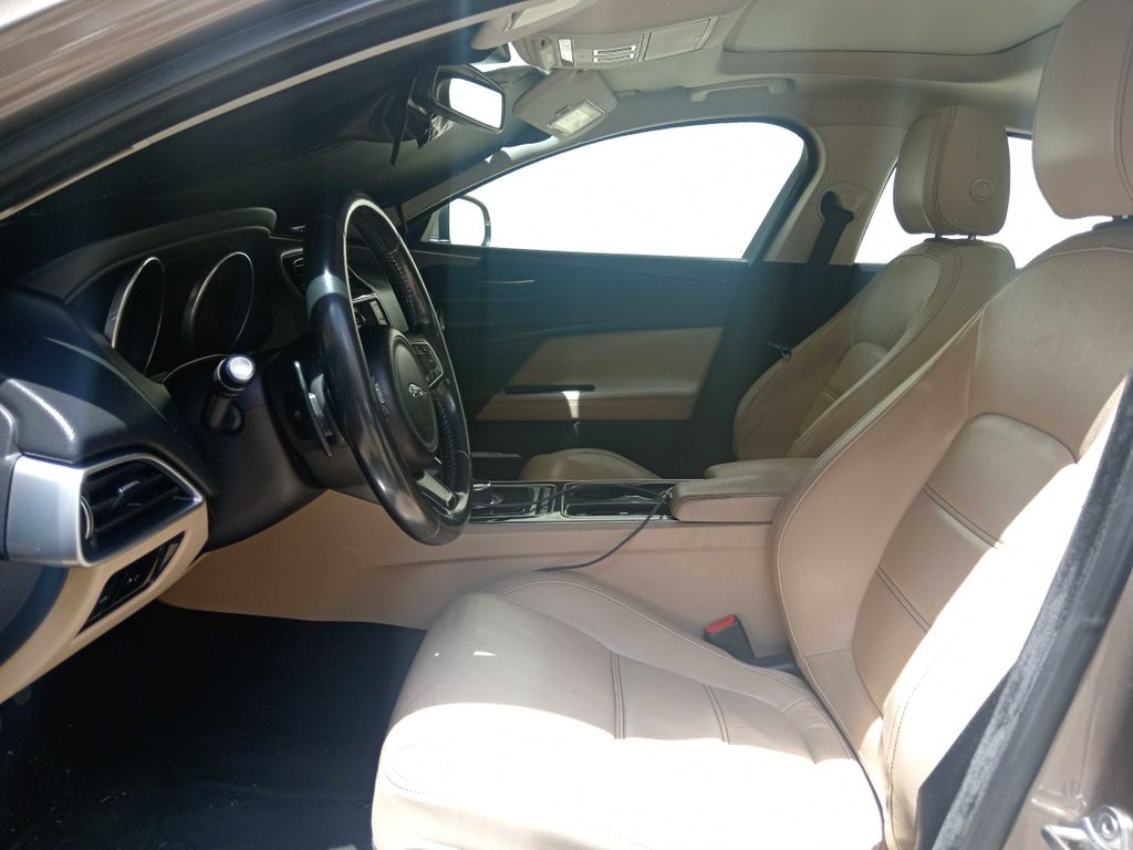 JAGUAR XE 2016