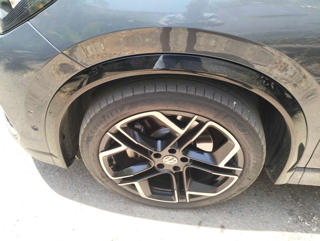 VOLKSWAGEN Tiguan 2025
