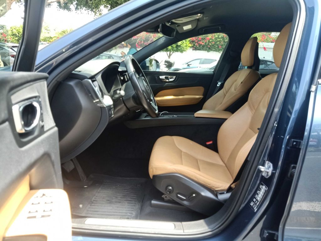 VOLVO XC60 2018