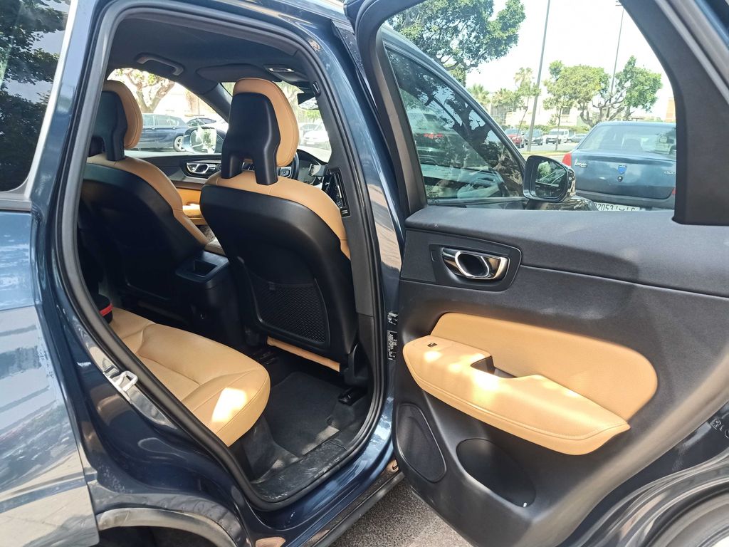 VOLVO XC60 2018