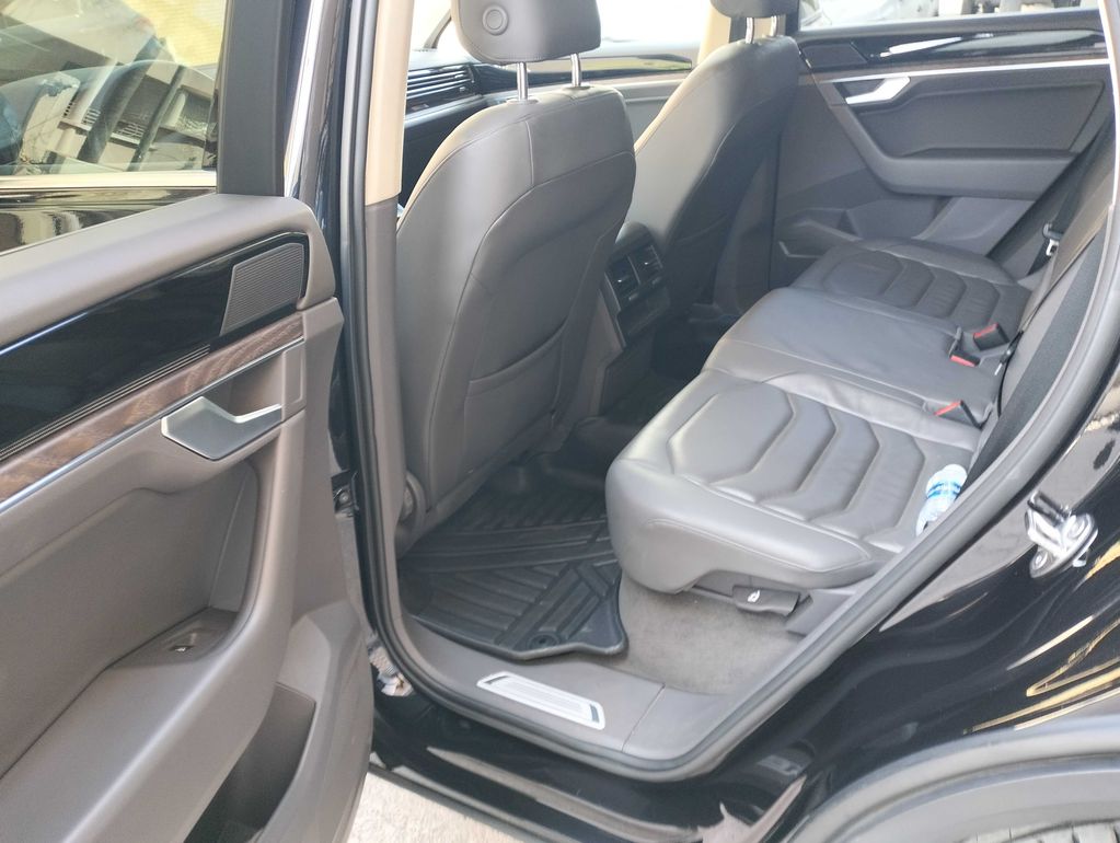 VOLKSWAGEN Touareg 2019