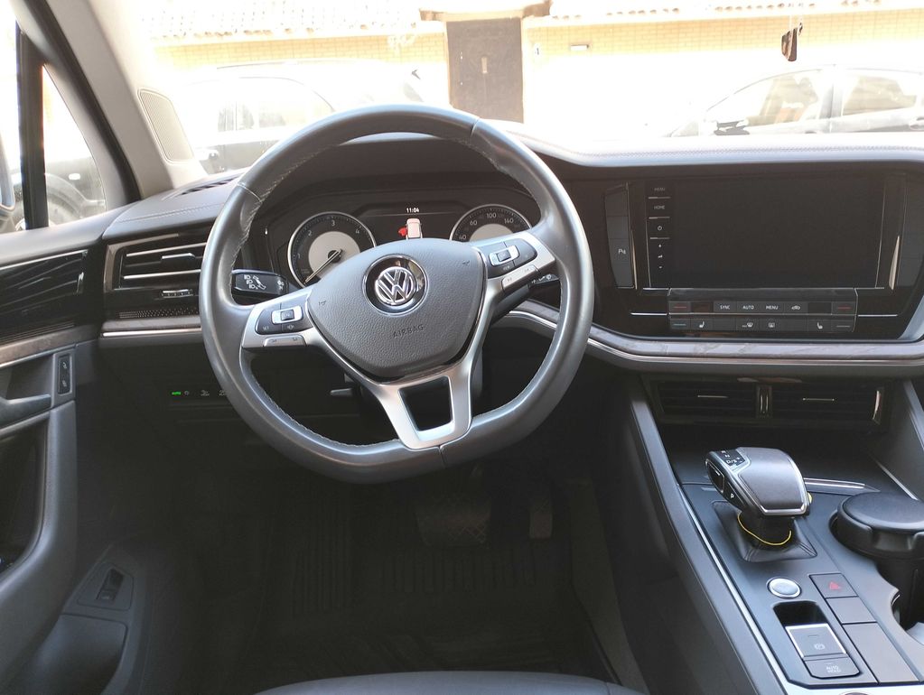 VOLKSWAGEN Touareg 2019
