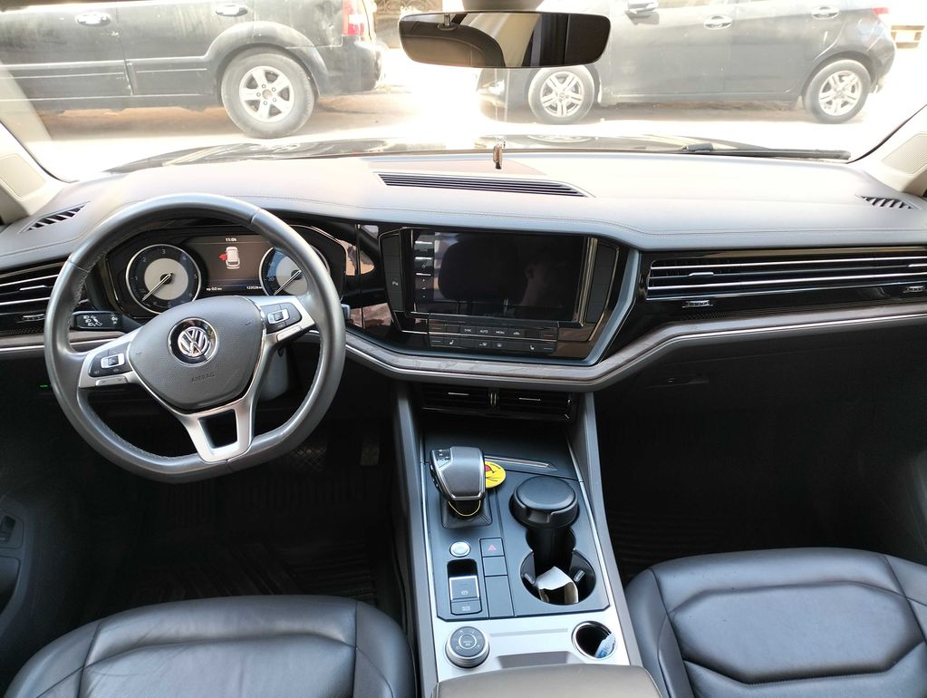 VOLKSWAGEN Touareg 2019