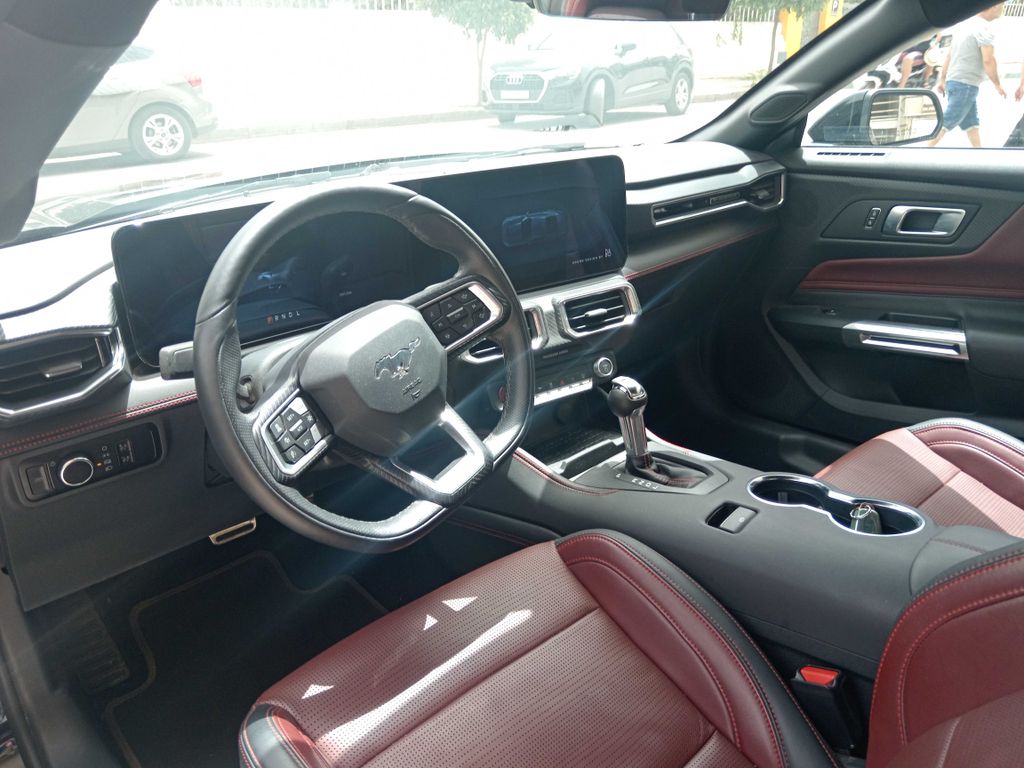 FORD Mustang Fastback 2025
