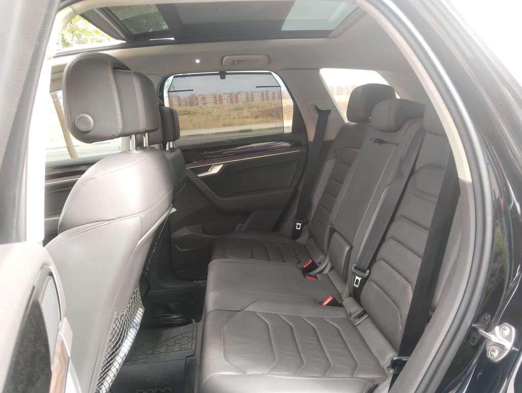 VOLKSWAGEN Touareg 2019