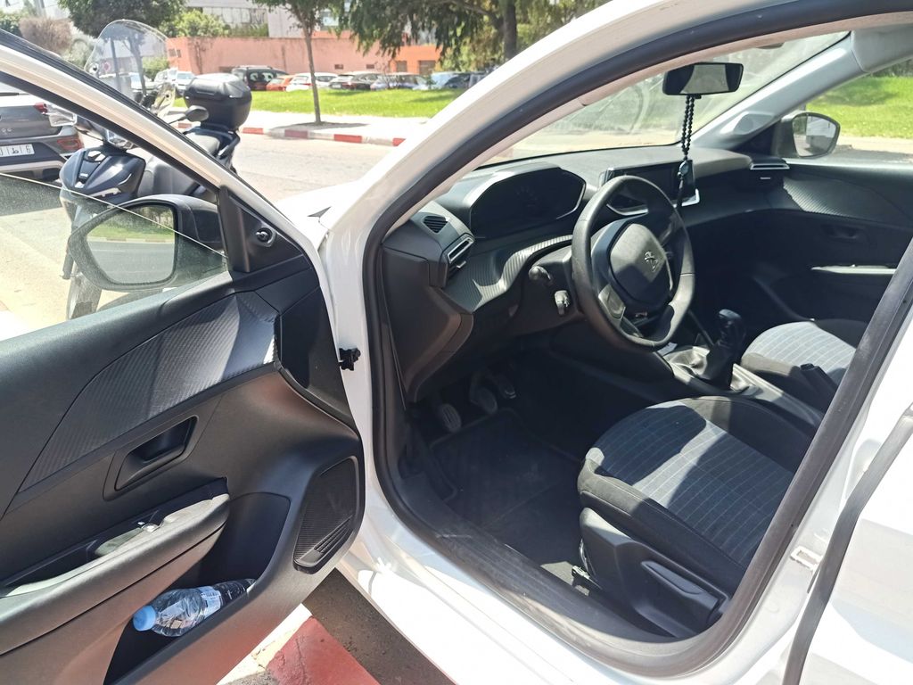 PEUGEOT 208 2022