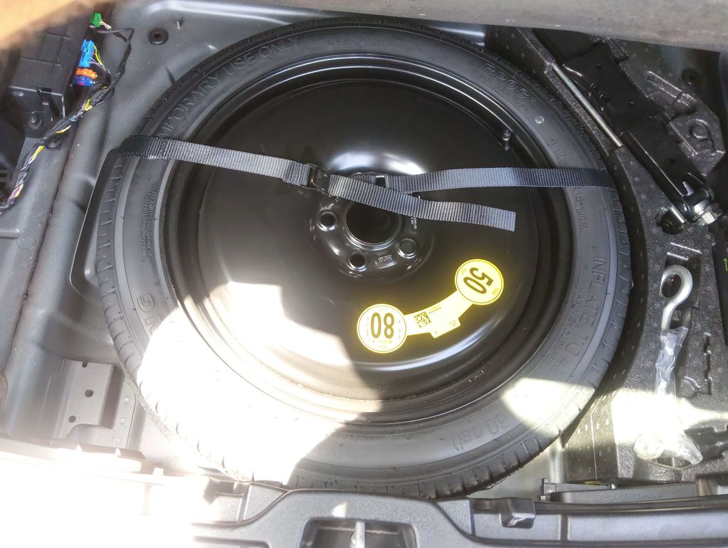 VOLVO XC40 2022