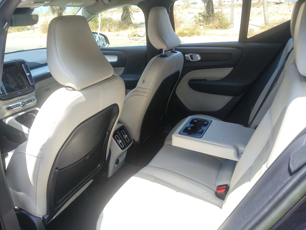VOLVO XC40 2022