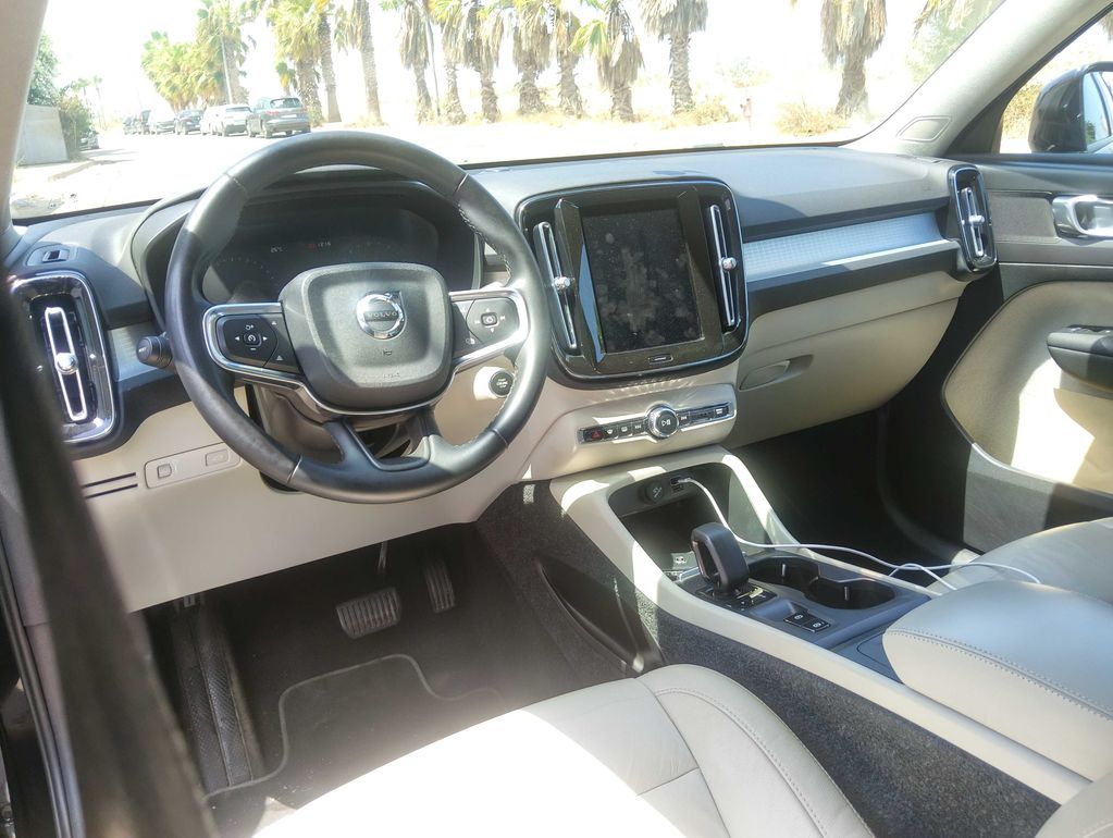 VOLVO XC40 2022