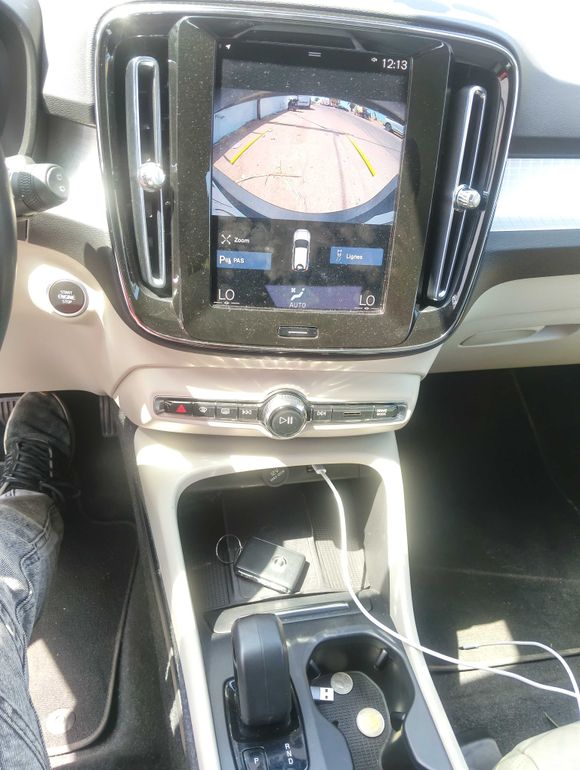VOLVO XC40 2022