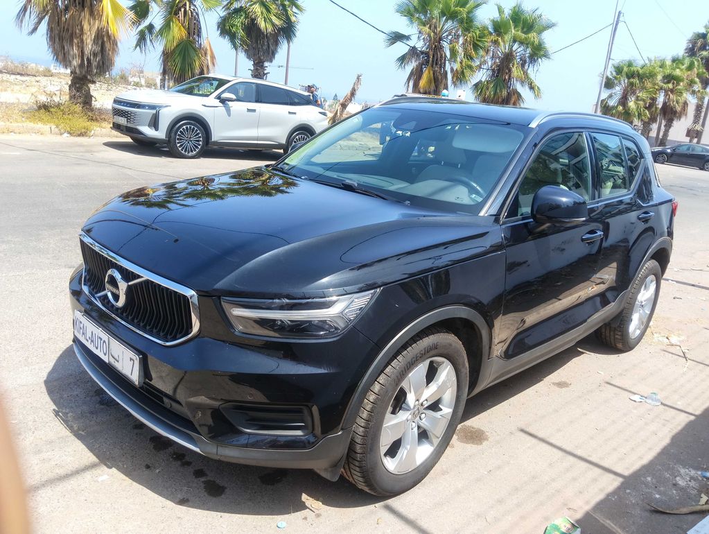VOLVO XC40 2022