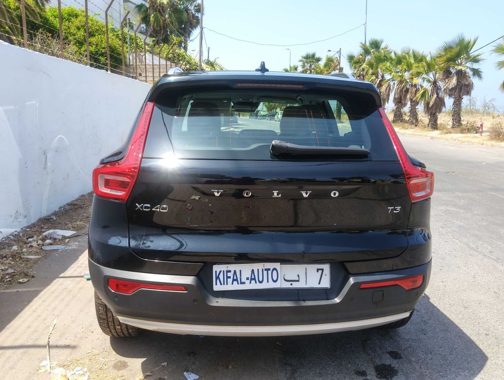 VOLVO XC40 2022