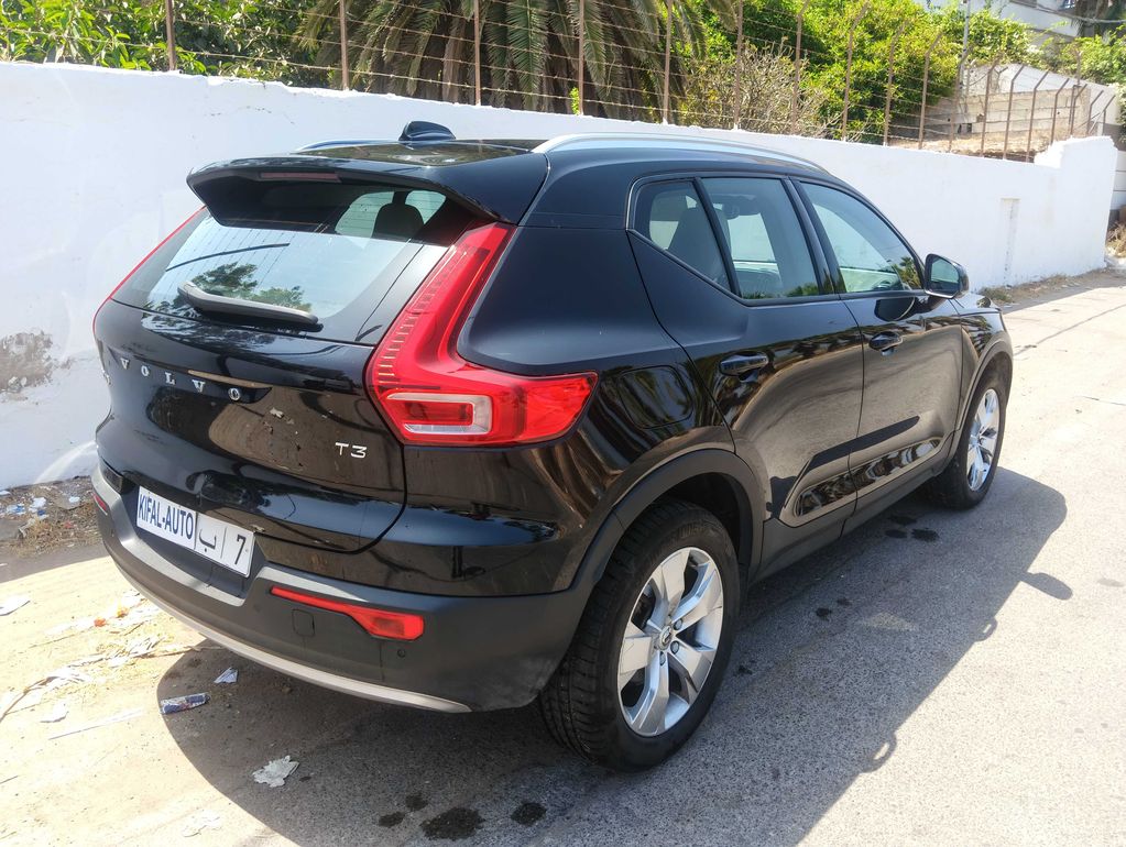 VOLVO XC40 2022