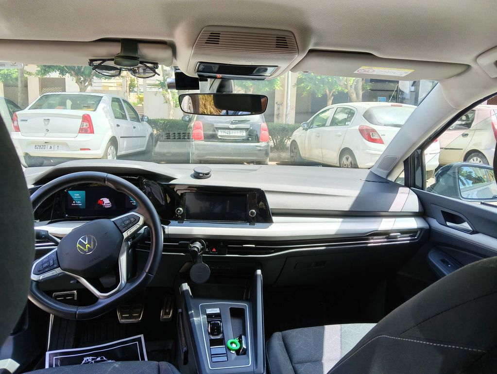 VOLKSWAGEN Golf 2024