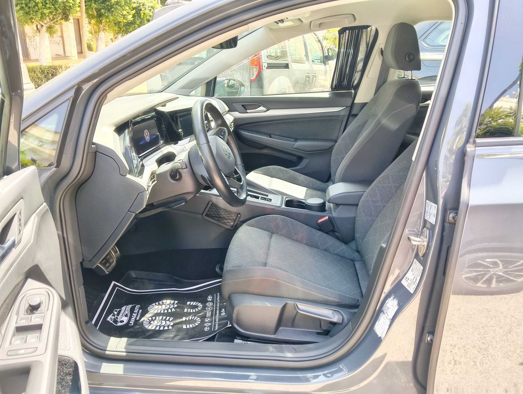 VOLKSWAGEN Golf 2024