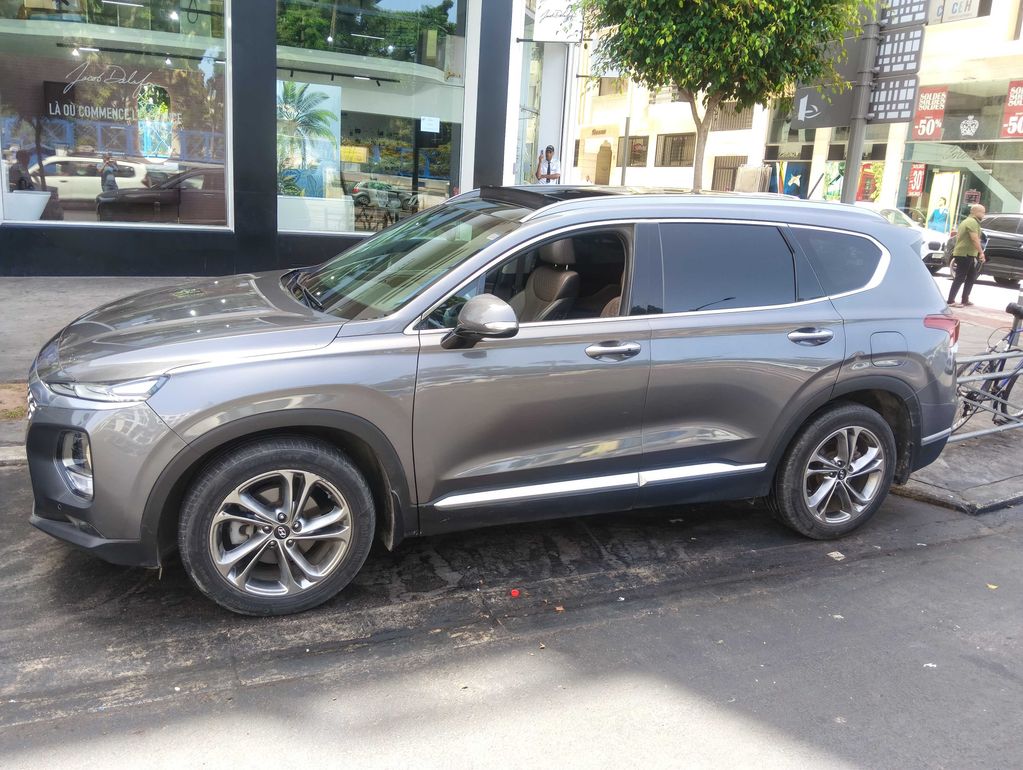 HYUNDAI Grand Santa Fe 2019
