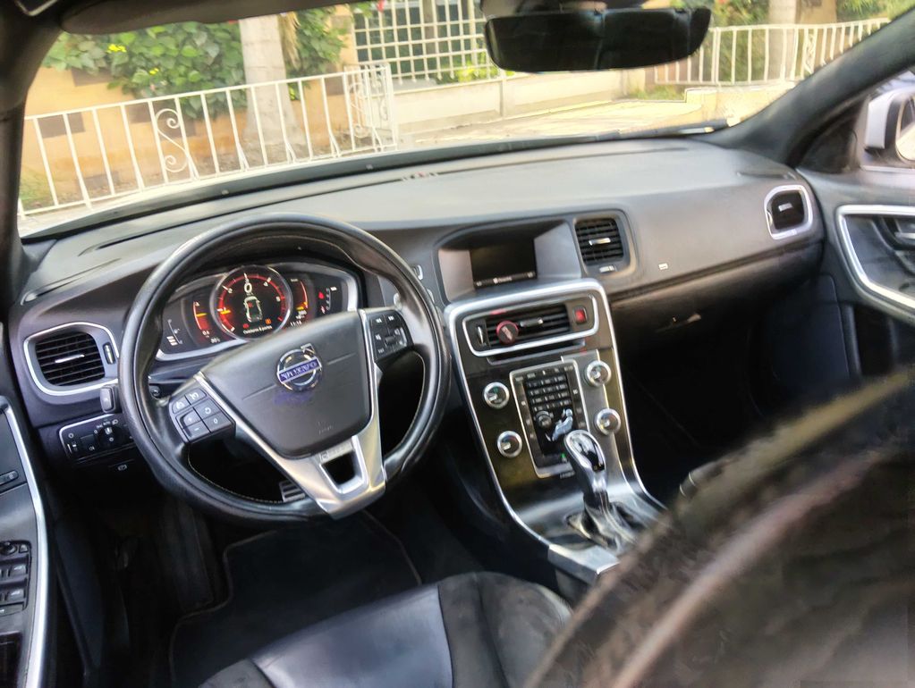 VOLVO S60 2018