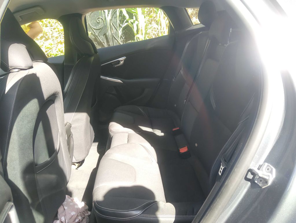 VOLVO V40 2017