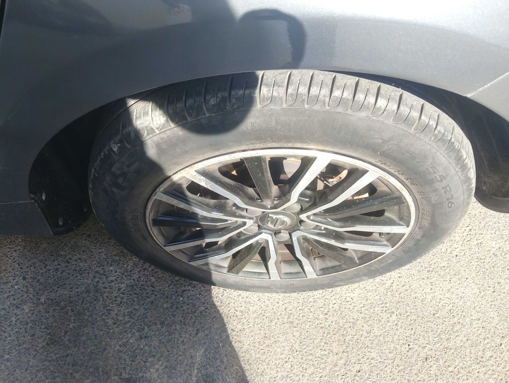 VOLVO V40 2017