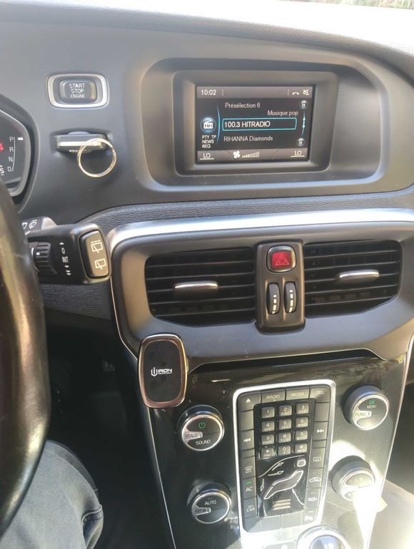 VOLVO V40 2017