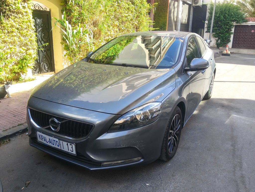 VOLVO V40