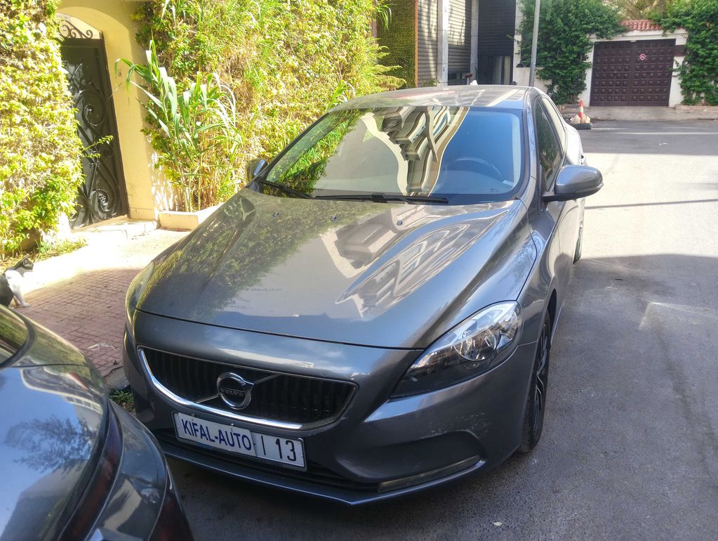 VOLVO V40 2017