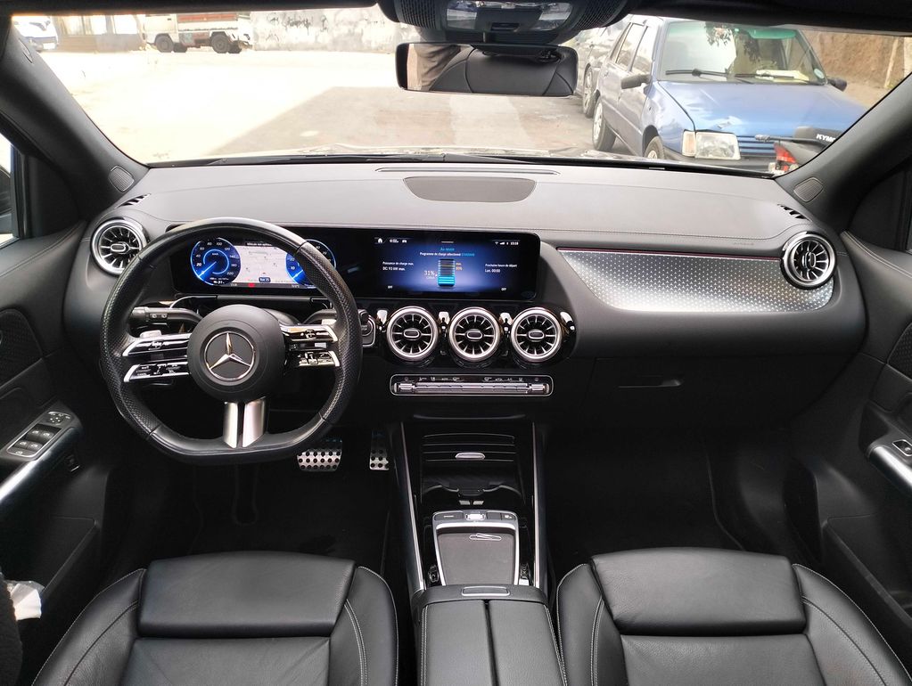 MERCEDES-BENZ EQA 2025