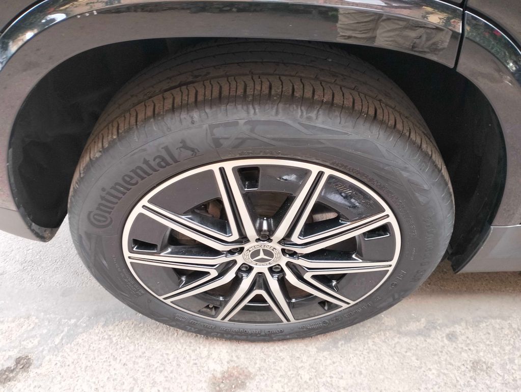 MERCEDES-BENZ EQA 2025