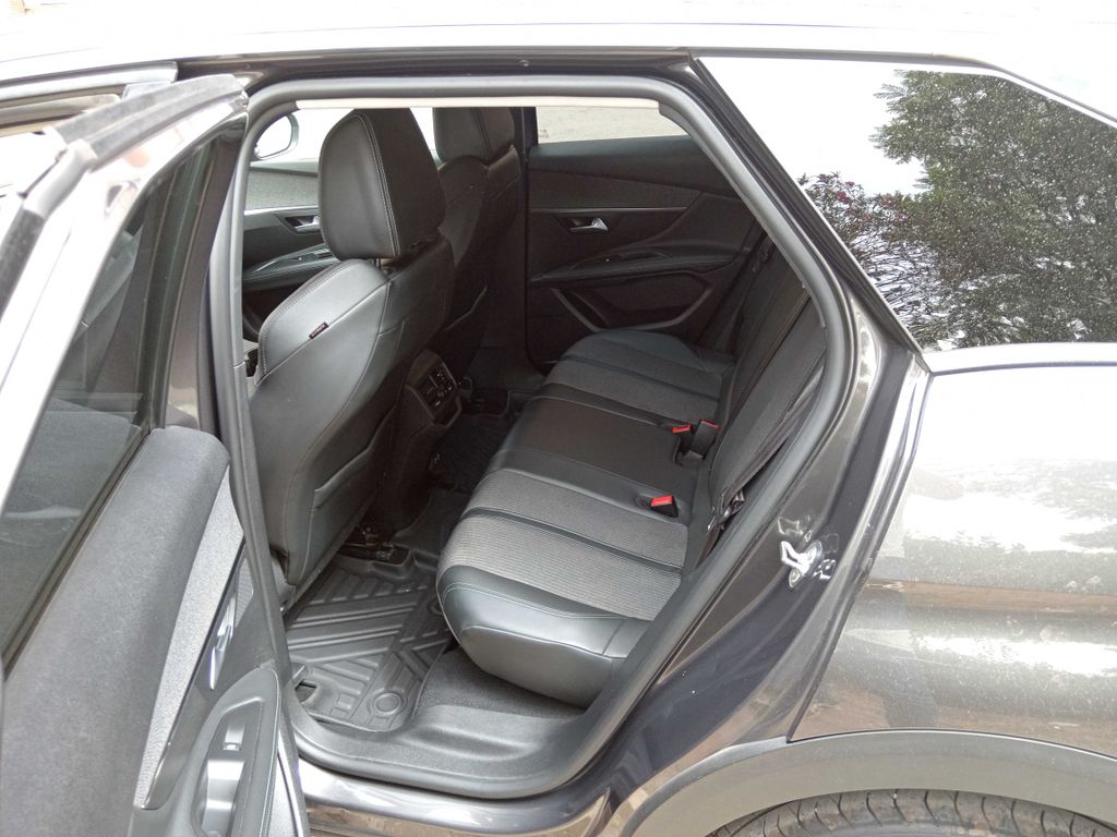 PEUGEOT 3008 2021