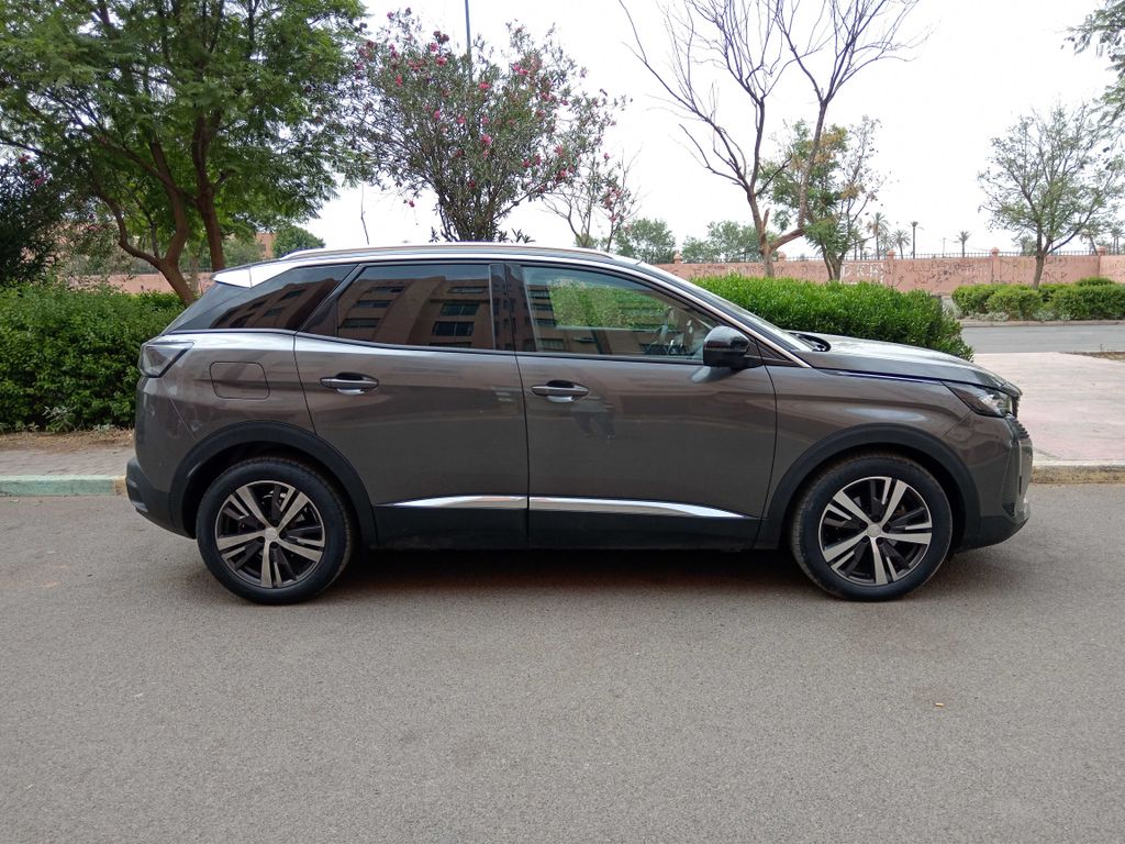 PEUGEOT 3008 2021