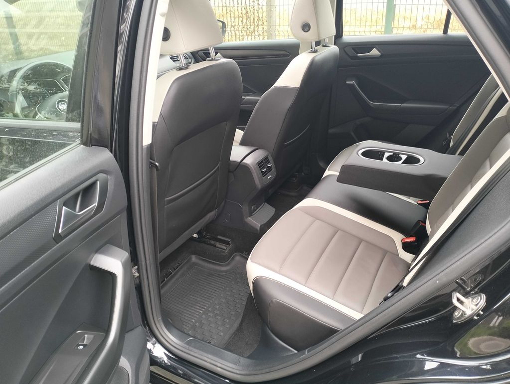 VOLKSWAGEN T-ROC 2019