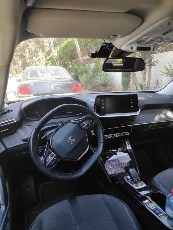 PEUGEOT 2008 2021