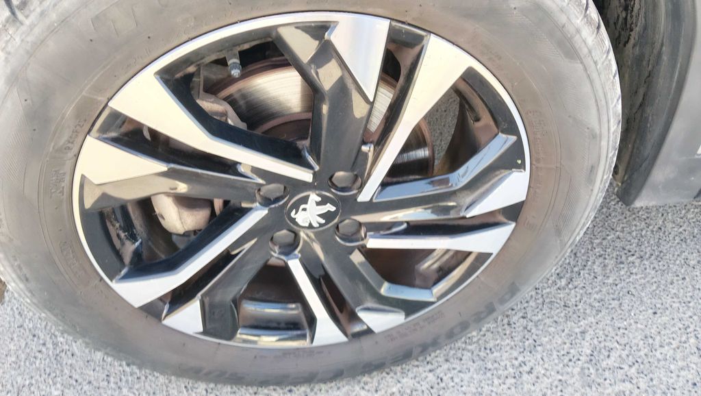 PEUGEOT 2008 2021