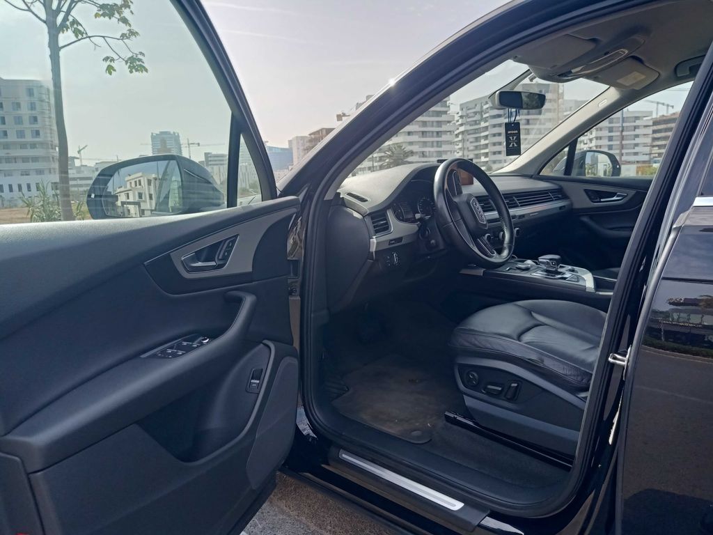 AUDI Q7 2016