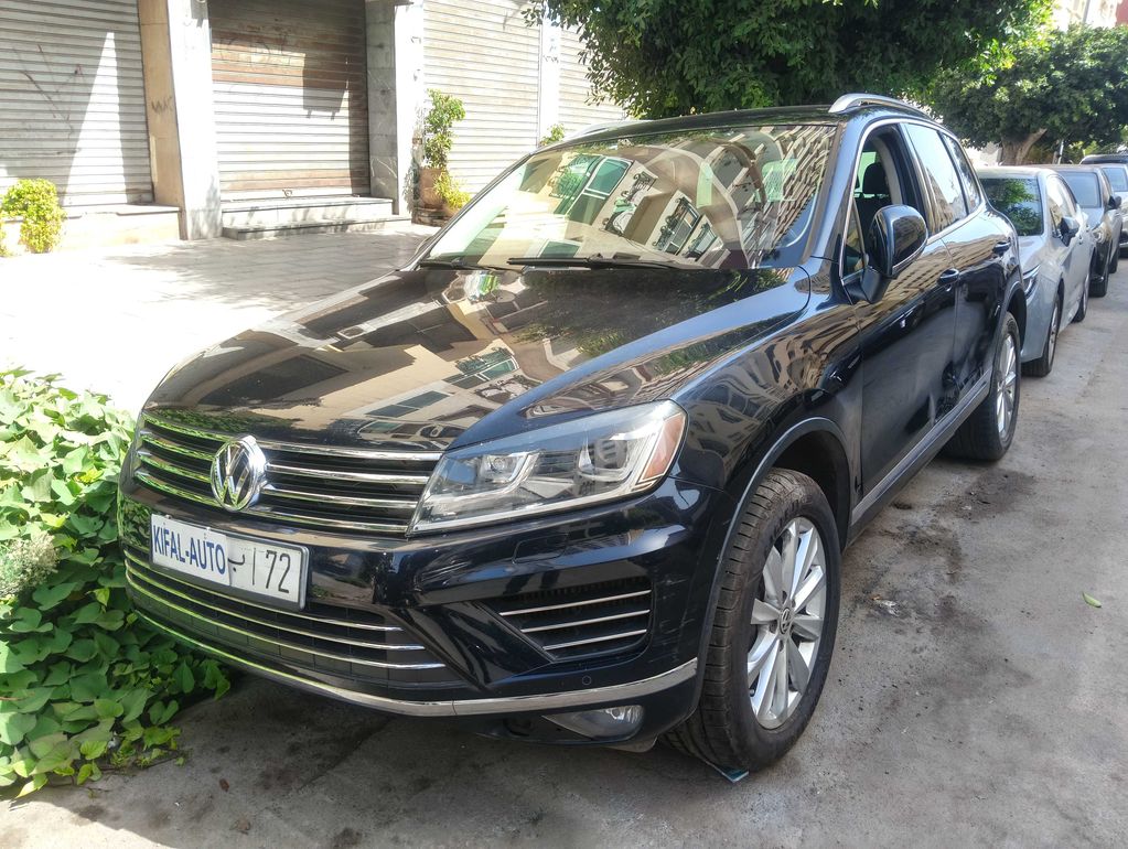VOLKSWAGEN Touareg