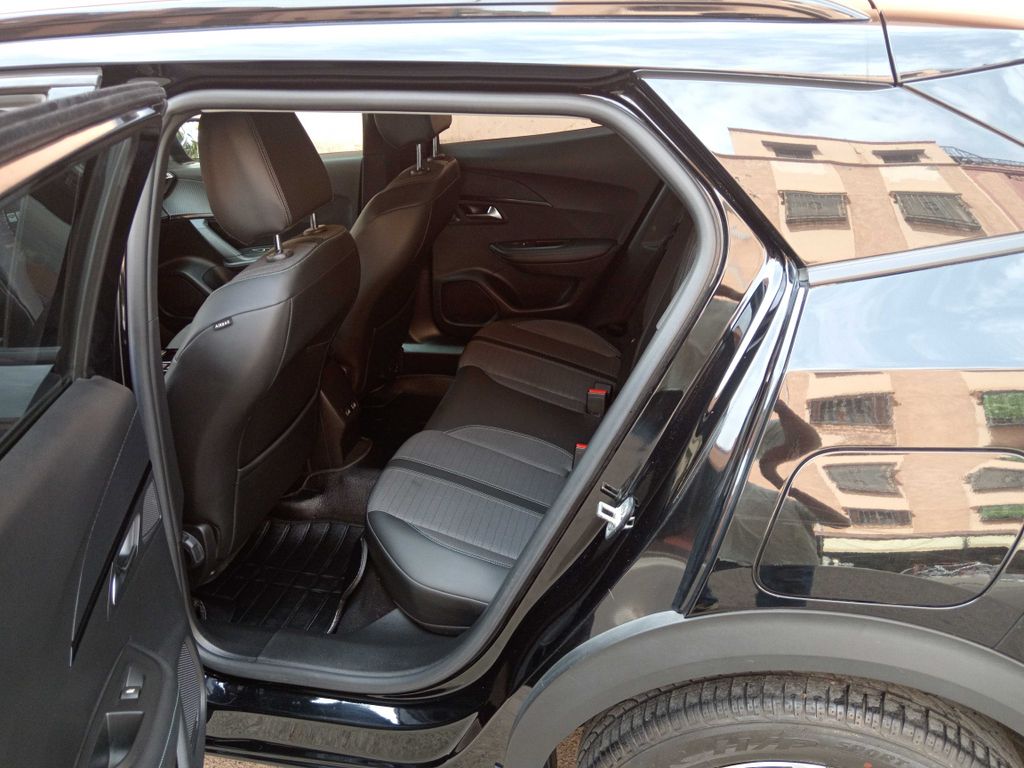 PEUGEOT 2008 2021