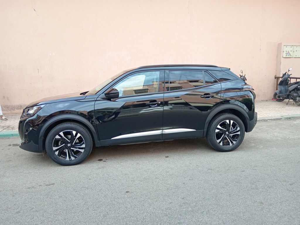 PEUGEOT 2008 2021