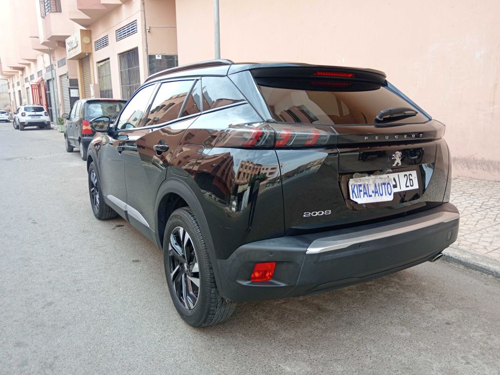PEUGEOT 2008 2021