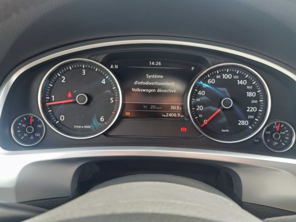 VOLKSWAGEN Touareg 2015