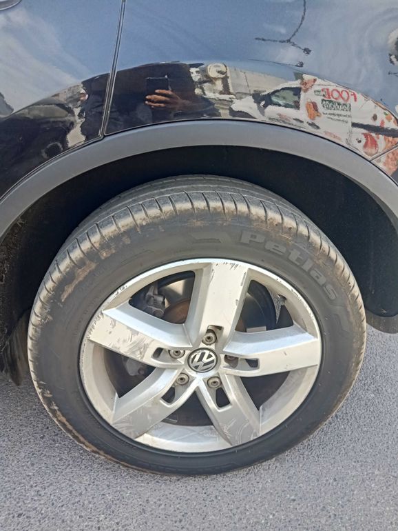 VOLKSWAGEN Touareg 2015