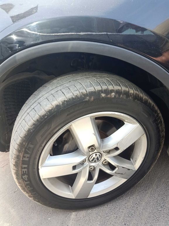 VOLKSWAGEN Touareg 2015