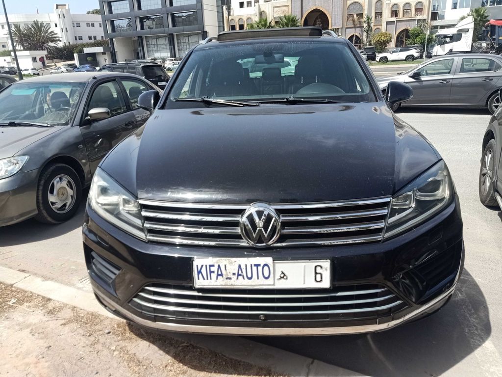 VOLKSWAGEN Touareg 2015