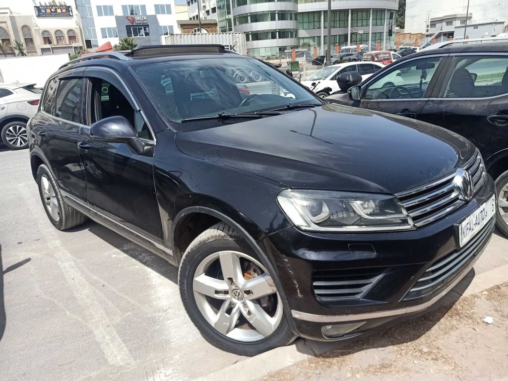 VOLKSWAGEN Touareg 2015