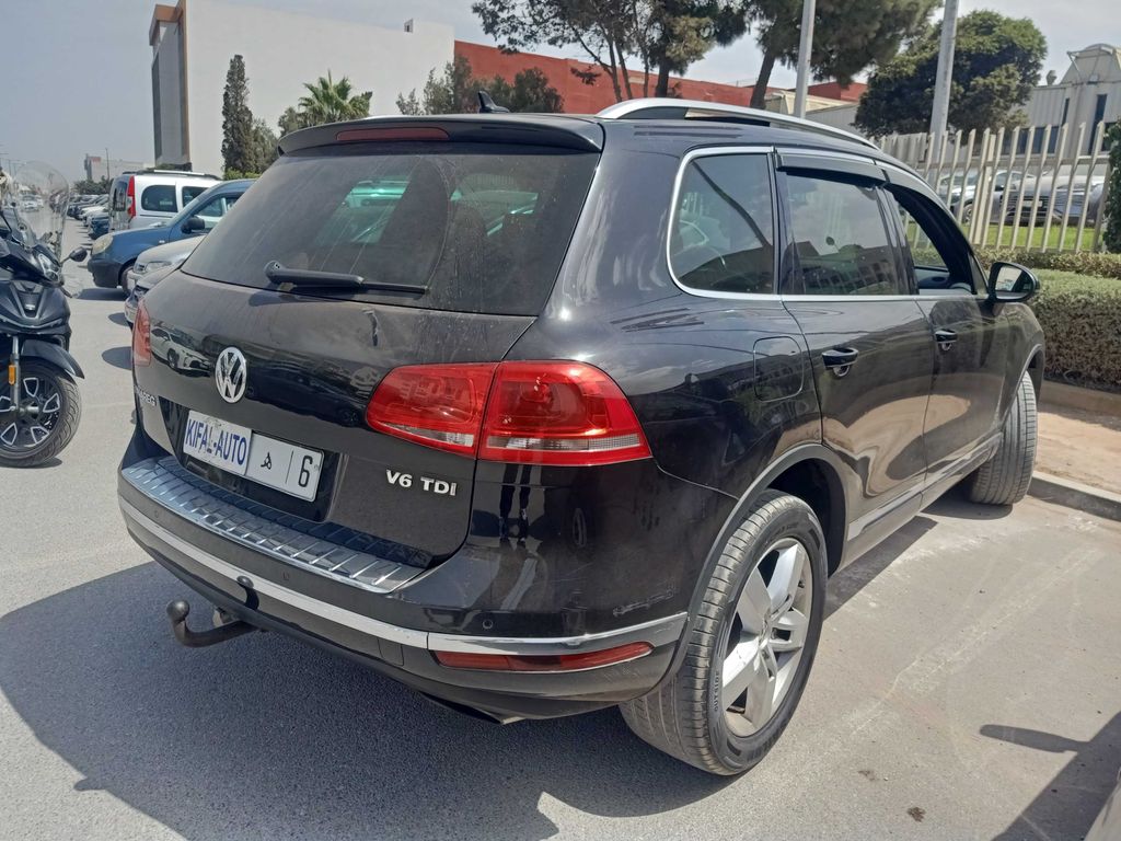 VOLKSWAGEN Touareg 2015