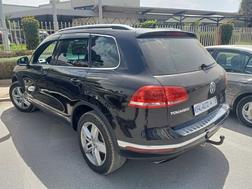 VOLKSWAGEN Touareg 2015